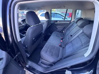 Volkswagen Tiguan 2.0 TDI BlueMotion Tech SE SUV 5dr Diesel Manual 2WD Euro 5 (s/s