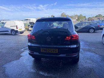 Volkswagen Tiguan 2.0 TDI BlueMotion Tech SE SUV 5dr Diesel Manual 2WD Euro 5 (s/s