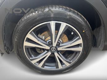 Nissan Qashqai 1.3 DIG-T N-Connecta SUV 5dr Petrol Manual Euro 6 (s/s) (160 ps)