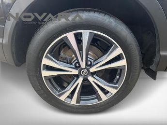 Nissan Qashqai 1.3 DIG-T N-Connecta SUV 5dr Petrol Manual Euro 6 (s/s) (160 ps)