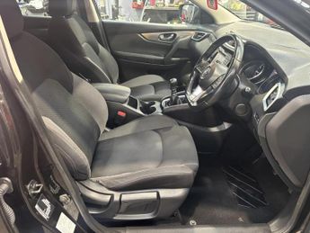 Nissan Qashqai 1.3 DIG-T N-Connecta SUV 5dr Petrol Manual Euro 6 (s/s) (160 ps)