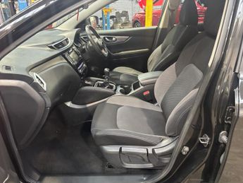 Nissan Qashqai 1.3 DIG-T N-Connecta SUV 5dr Petrol Manual Euro 6 (s/s) (160 ps)