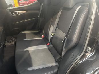 Nissan Qashqai 1.3 DIG-T N-Connecta SUV 5dr Petrol Manual Euro 6 (s/s) (160 ps)