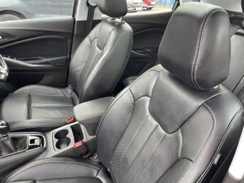Vauxhall Grandland X 1.2 Turbo Elite Nav SUV 5dr Petrol Manual 6Spd Euro 6 (s/s) (130
