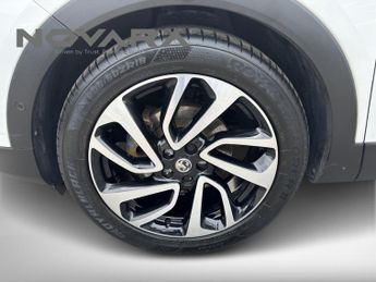 Vauxhall Grandland X 1.2 Turbo Elite Nav SUV 5dr Petrol Manual 6Spd Euro 6 (s/s) (130