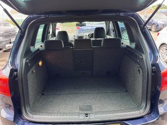Volkswagen Tiguan 2.0 TDI BlueMotion Tech R-Line SUV 5dr Diesel DSG 4WD Euro 5 (s/