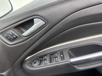 Ford Kuga 2.0 TDCi Vignale SUV 5dr Diesel Powershift AWD Euro 6 (s/s) (180