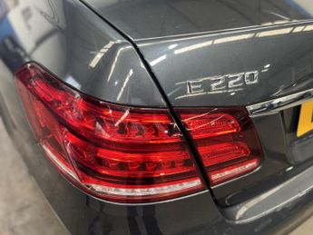Mercedes-Benz E Class 2.1 E220 BlueTEC SE Saloon 4dr Diesel G-Tronic+ Euro 6 (s/s) (17