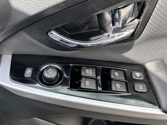 SsangYong Korando 2.2D Ultimate SUV 5dr Diesel Auto 4WD Euro 6 (178 ps)