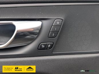 Volvo XC60 2.0 B5 MHEV Inscription Pro SUV 5dr Diesel Hybrid Auto AWD Euro 