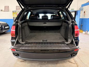 BMW X5 3.0d SE SUV 5dr Diesel Auto 4WD Euro 4 (235 ps)