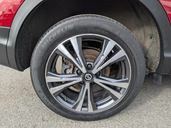 Nissan Qashqai 1.3 DIG-T N-Connecta SUV 5dr Petrol Manual Euro 6 (s/s) (140 ps)