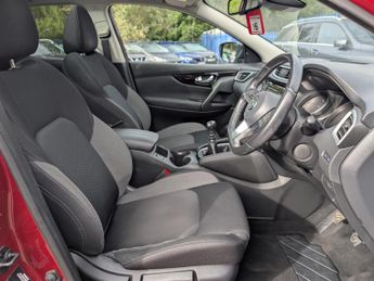 Nissan Qashqai 1.3 DIG-T N-Connecta SUV 5dr Petrol Manual Euro 6 (s/s) (140 ps)