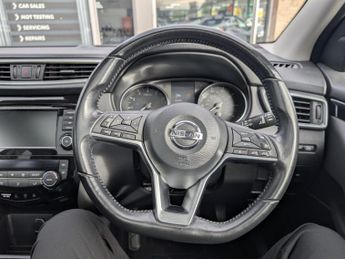 Nissan Qashqai 1.3 DIG-T N-Connecta SUV 5dr Petrol Manual Euro 6 (s/s) (140 ps)