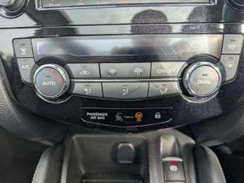 Nissan Qashqai 1.3 DIG-T N-Connecta SUV 5dr Petrol Manual Euro 6 (s/s) (140 ps)