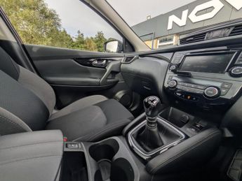 Nissan Qashqai 1.3 DIG-T N-Connecta SUV 5dr Petrol Manual Euro 6 (s/s) (140 ps)