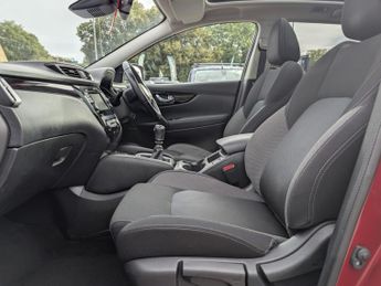 Nissan Qashqai 1.3 DIG-T N-Connecta SUV 5dr Petrol Manual Euro 6 (s/s) (140 ps)