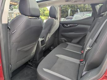 Nissan Qashqai 1.3 DIG-T N-Connecta SUV 5dr Petrol Manual Euro 6 (s/s) (140 ps)