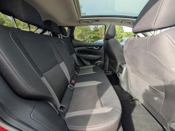 Nissan Qashqai 1.3 DIG-T N-Connecta SUV 5dr Petrol Manual Euro 6 (s/s) (140 ps)
