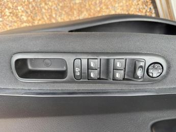 Peugeot 3008 1.6 VTi Active SUV 5dr Petrol Manual Euro 5 (120 ps)