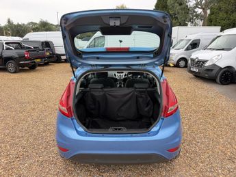 Ford Fiesta 1.4 Zetec Hatchback 5dr Petrol Automatic (154 g/km, 94 bhp)