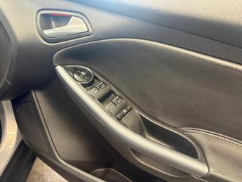 Ford Focus 2.0 TDCi Titanium X Hatchback 5dr Diesel Powershift Euro 5 (163 