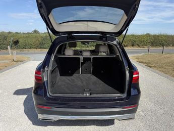 Mercedes-Benz GLC 2.1 GLC220d Sport SUV 5dr Diesel G-Tronic 4MATIC Euro 6 (s/s) (1