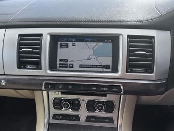 Jaguar XF 2.2d Luxury Saloon 4dr Diesel Auto Euro 5 (s/s) (190 ps)