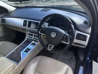 Jaguar XF 2.2d Luxury Saloon 4dr Diesel Auto Euro 5 (s/s) (190 ps)