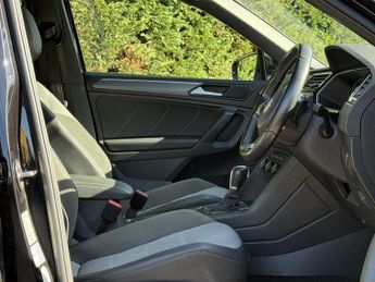Volkswagen Tiguan 1.5 TSI EVO R-Line SUV 5dr Petrol DSG Euro 6 (s/s) (150 ps)