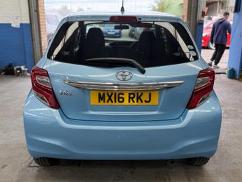 Toyota Vitz 