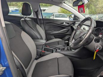 Vauxhall Grandland X 1.2 Turbo GPF Sport Nav SUV 5dr Petrol Manual Euro 6 (s/s) (130 