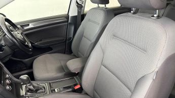 Volkswagen Golf 1.6 TDI BlueMotion Tech SE Nav Hatchback 5dr Diesel DSG Euro 6 (