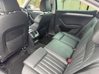 Skoda Superb 2.0 TDI SE L Executive Hatchback 5dr Diesel DSG Euro 6 (s/s) (19