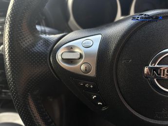 Nissan Juke 1.6 Acenta Premium SUV 5dr Petrol CVT Euro 5 (117 ps)