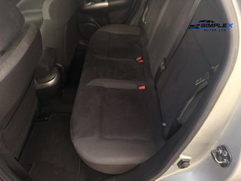 Nissan Juke 1.6 Acenta Premium SUV 5dr Petrol CVT Euro 5 (117 ps)