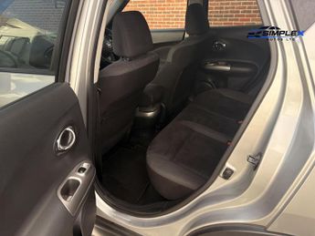 Nissan Juke 1.6 Acenta Premium SUV 5dr Petrol CVT Euro 5 (117 ps)