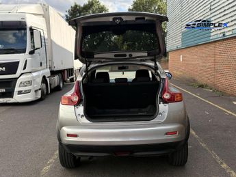 Nissan Juke 1.6 Acenta Premium SUV 5dr Petrol CVT Euro 5 (117 ps)