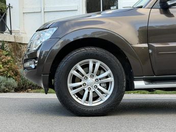 Mitsubishi Shogun 3.2 DI-DC SG3 SUV 5dr Diesel Auto 4WD Euro 6 LWB (187 ps)