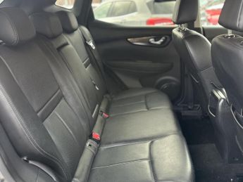 Nissan Qashqai 1.2 DIG-T Tekna SUV 5dr Petrol XTRON 2WD Euro 6 (s/s) (115 ps)