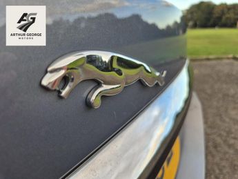 Jaguar XF 2.2d Luxury Saloon 4dr Diesel Auto Euro 5 (s/s) (163 ps)