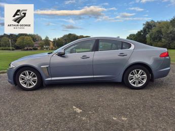 Jaguar XF 2.2d Luxury Saloon 4dr Diesel Auto Euro 5 (s/s) (163 ps)