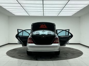 Mercedes-Benz C Class 1.8 C180 Kompressor Avantgarde SE Saloon 4dr Petrol Automatic (2