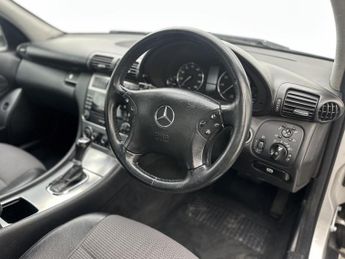 Mercedes-Benz C Class 1.8 C180 Kompressor Avantgarde SE Saloon 4dr Petrol Automatic (2