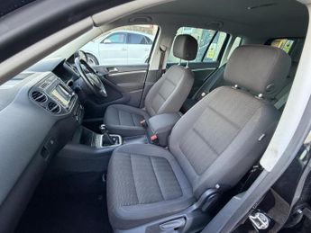 Volkswagen Tiguan 2.0 TDI BlueMotion Tech SE SUV 5dr Diesel Manual 4WD Euro 5 (s/s
