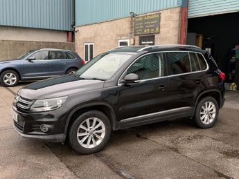 Volkswagen Tiguan 2.0 TDI BlueMotion Tech SE SUV 5dr Diesel Manual 4WD Euro 5 (s/s