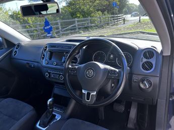 Volkswagen Tiguan 2.0 TDI BlueMotion Tech Match SUV 5dr Diesel DSG 4WD Euro 5 (s/s