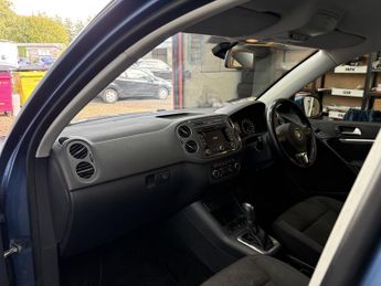 Volkswagen Tiguan 2.0 TDI BlueMotion Tech SE SUV 5dr Diesel DSG 4WD Euro 5 (s/s) (