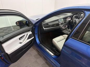 BMW M5 4.4 V8 Saloon 4dr Petrol DCT Euro 5 (s/s) (560 ps)