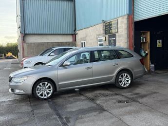 Skoda Superb 2.0 TDI SE Estate 5dr Diesel Manual Euro 5 (140 ps)